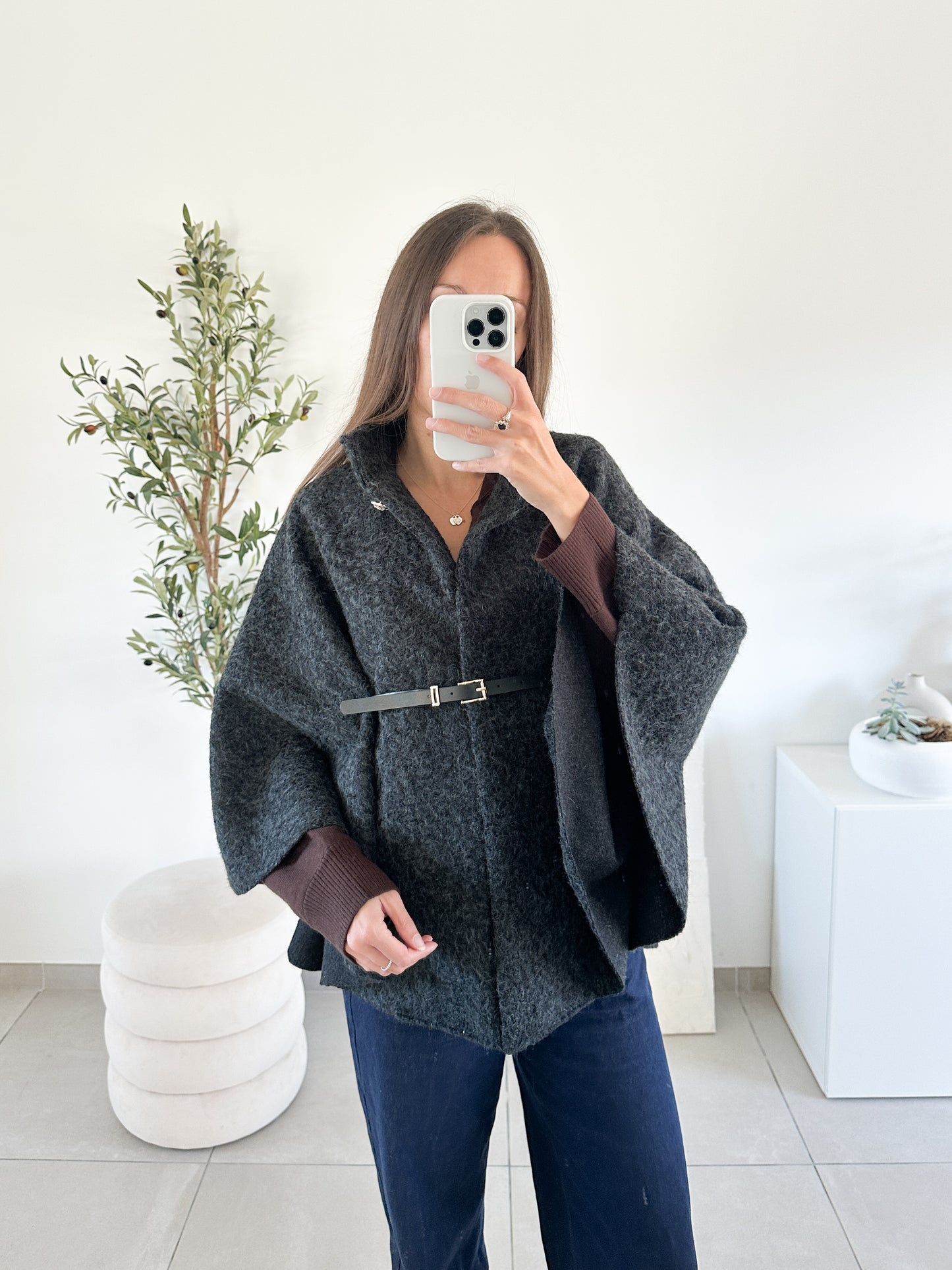 Cape noire avec ceinture