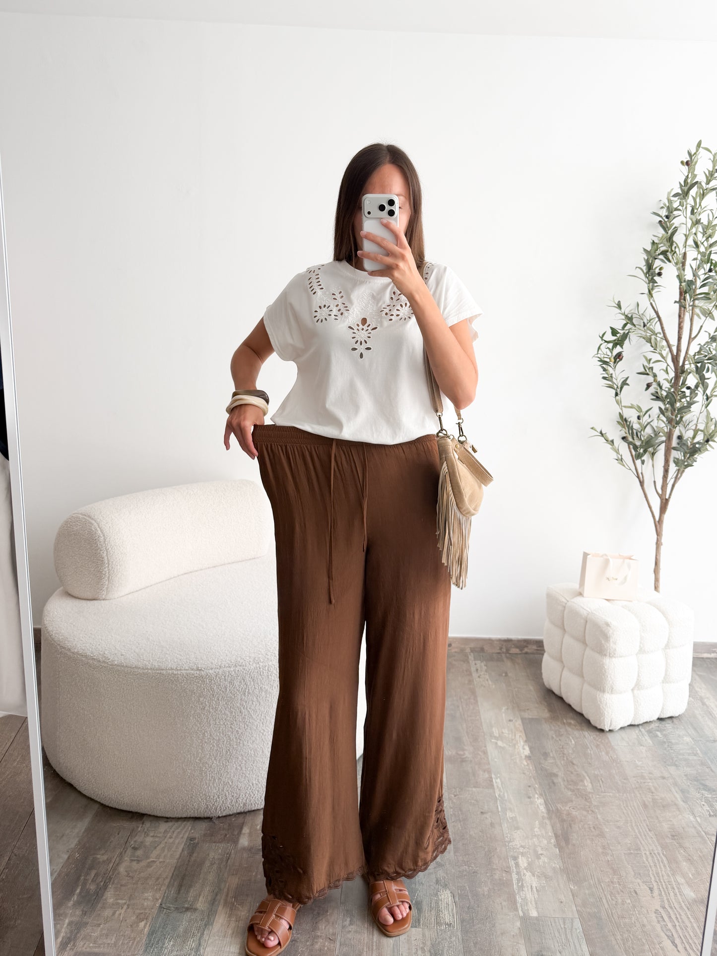 Pantalon à broderie anglaise