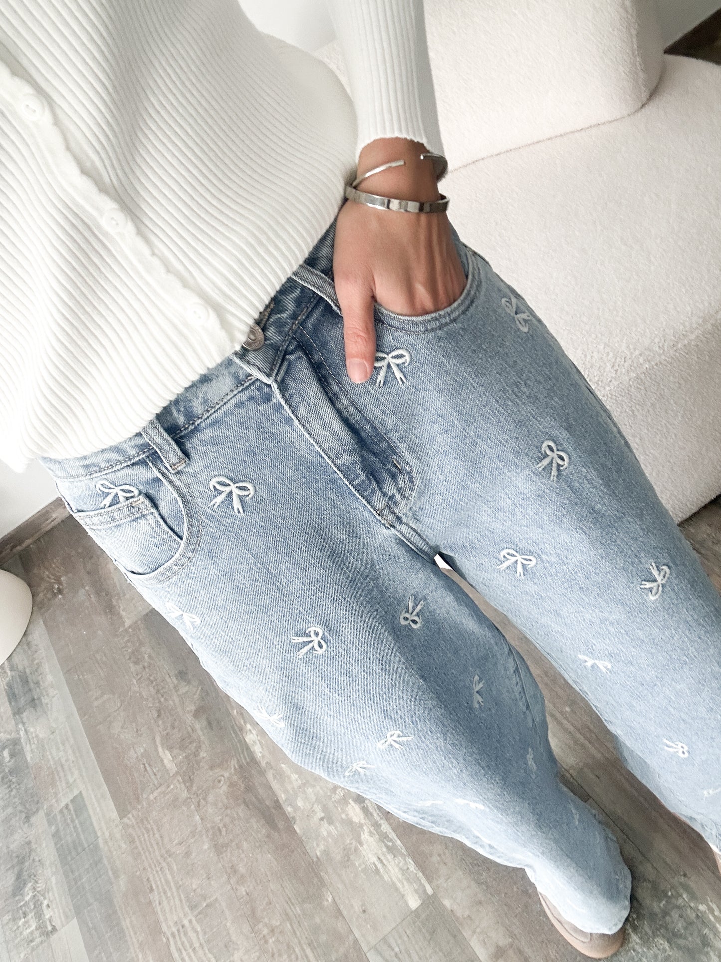 Jean wide leg brodé noeuds