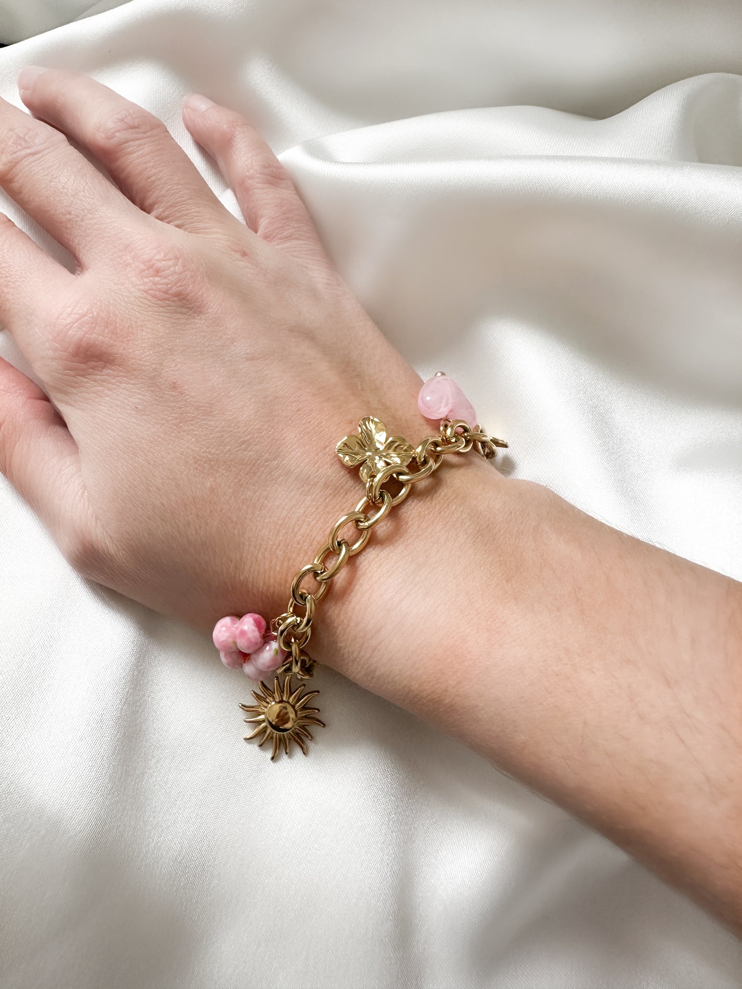 Bracelet breloques roses