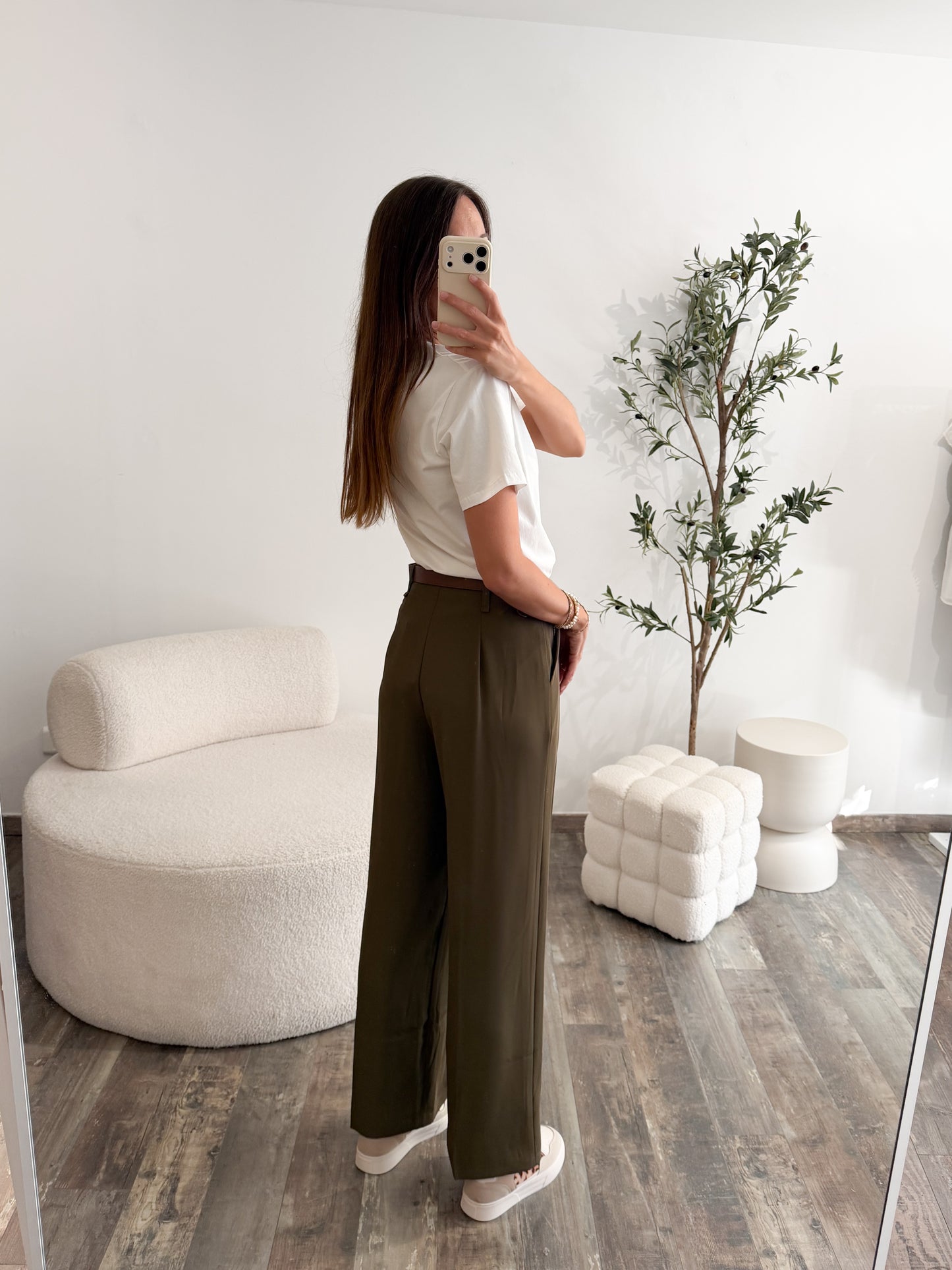 Pantalon avec ceinture vert kaki