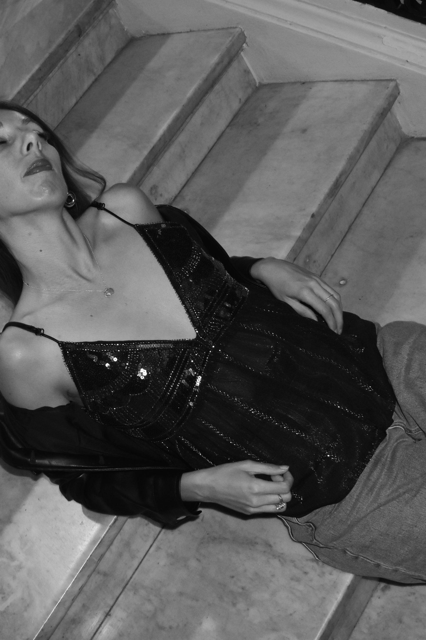 Top à sequins et perles noir