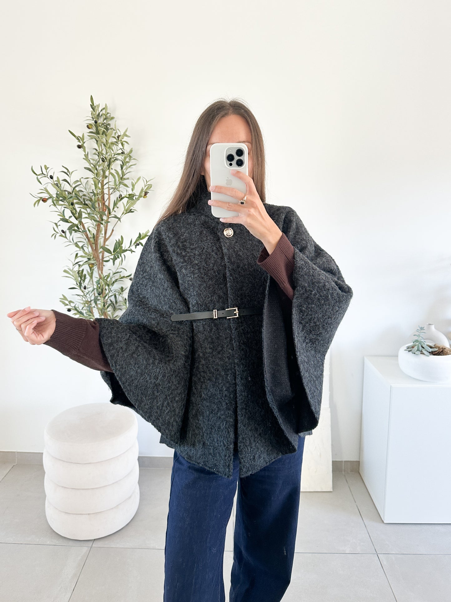 Cape noire avec ceinture