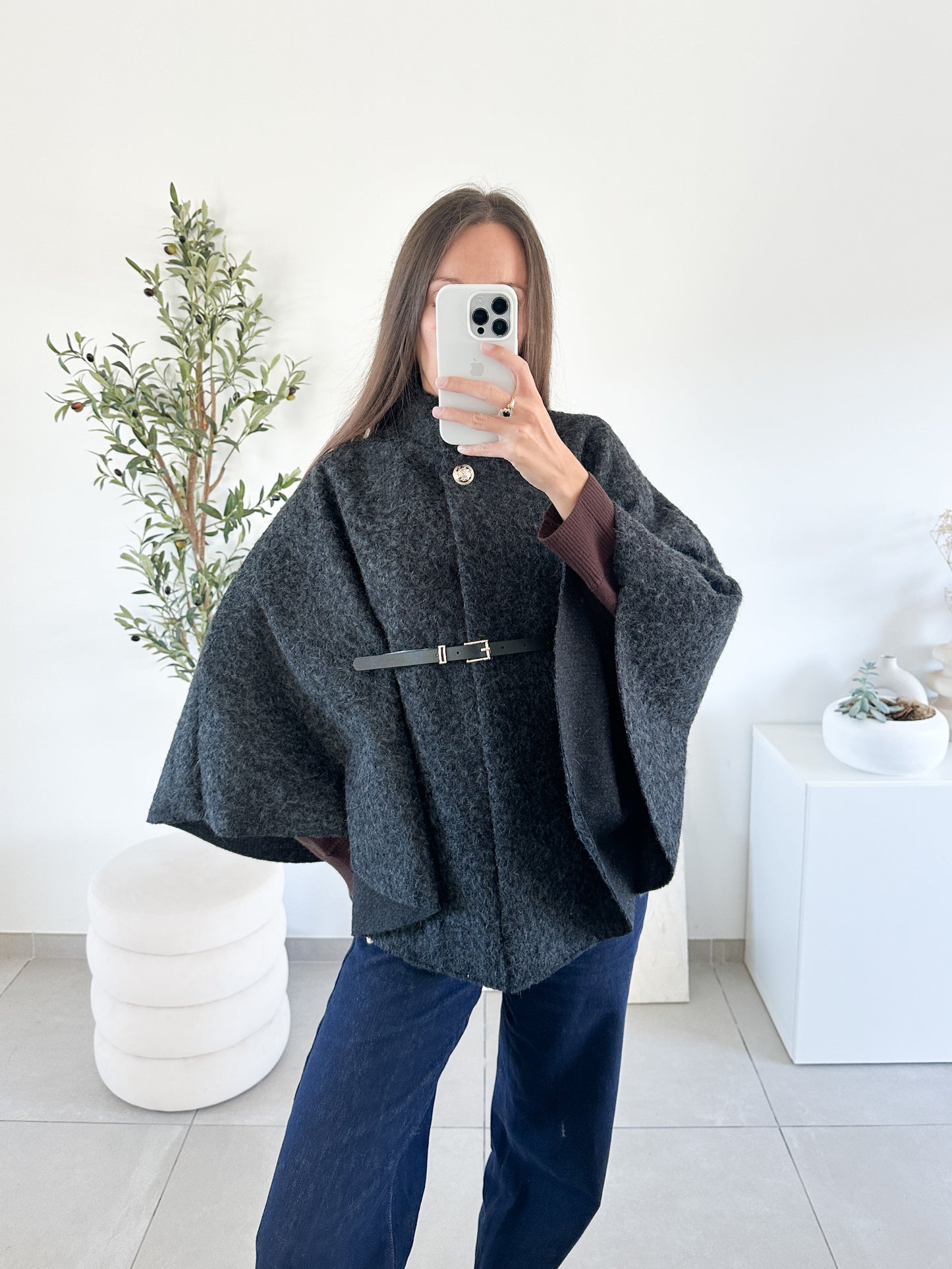 Cape noire avec ceinture