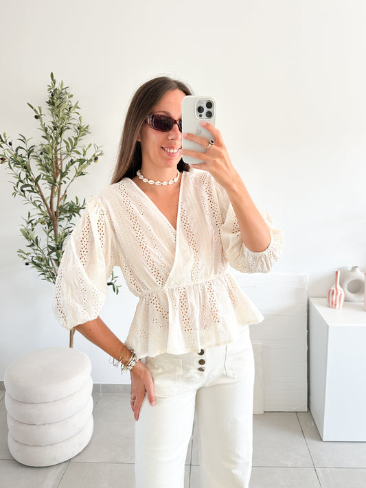 Chemise cache coeur en broderie anglaise