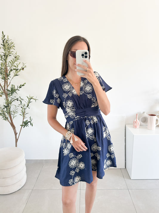 Robe brodée bleue