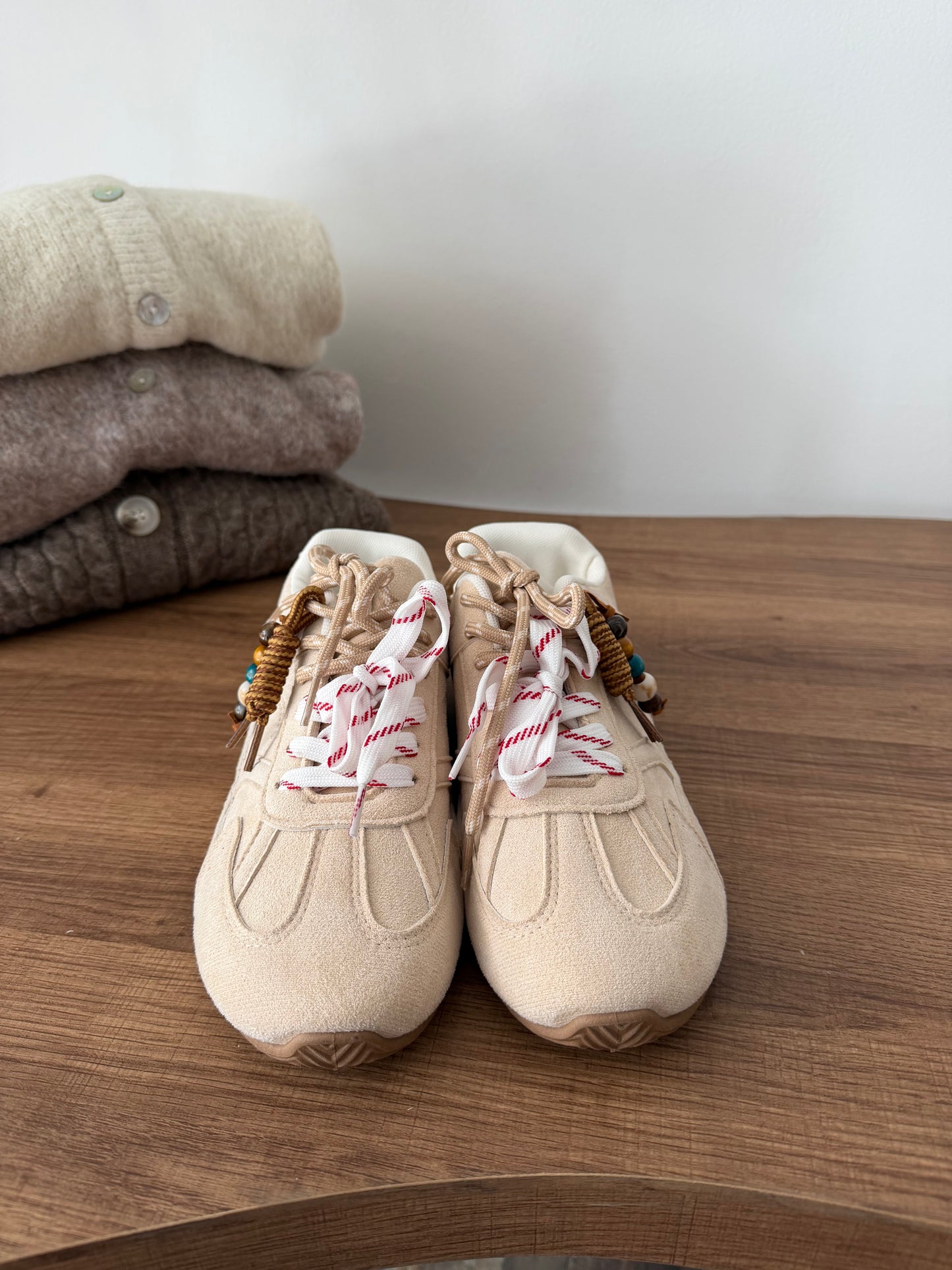 Baskets beige doubles lacets