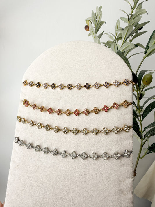 Collier fleurs en strass
