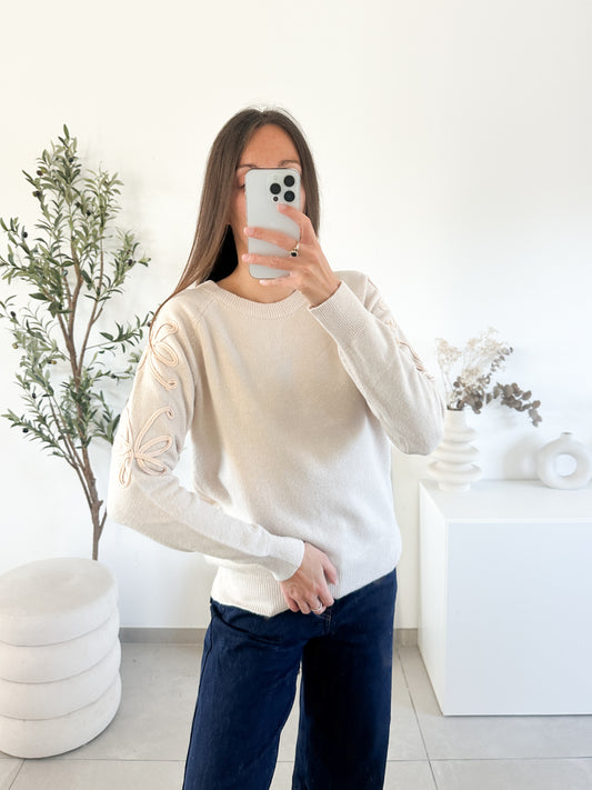 Pull broderie fleur