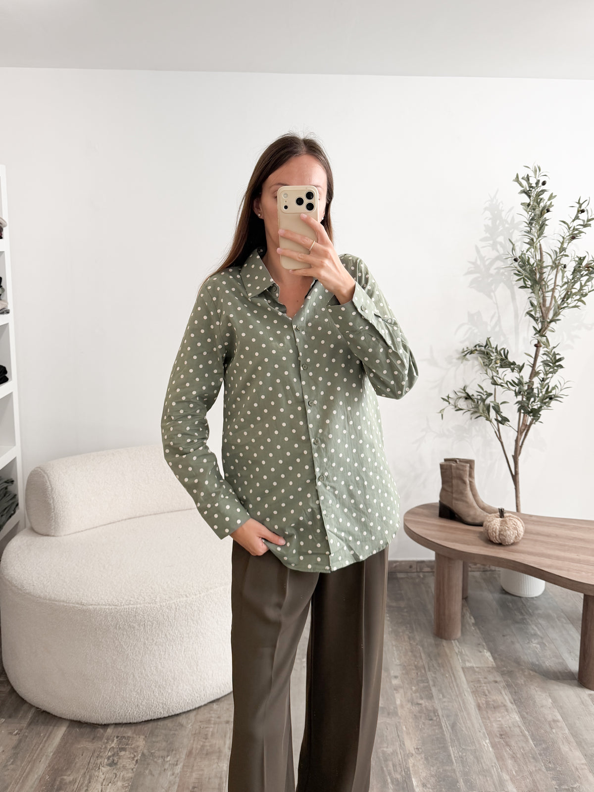Blouse à pois verte