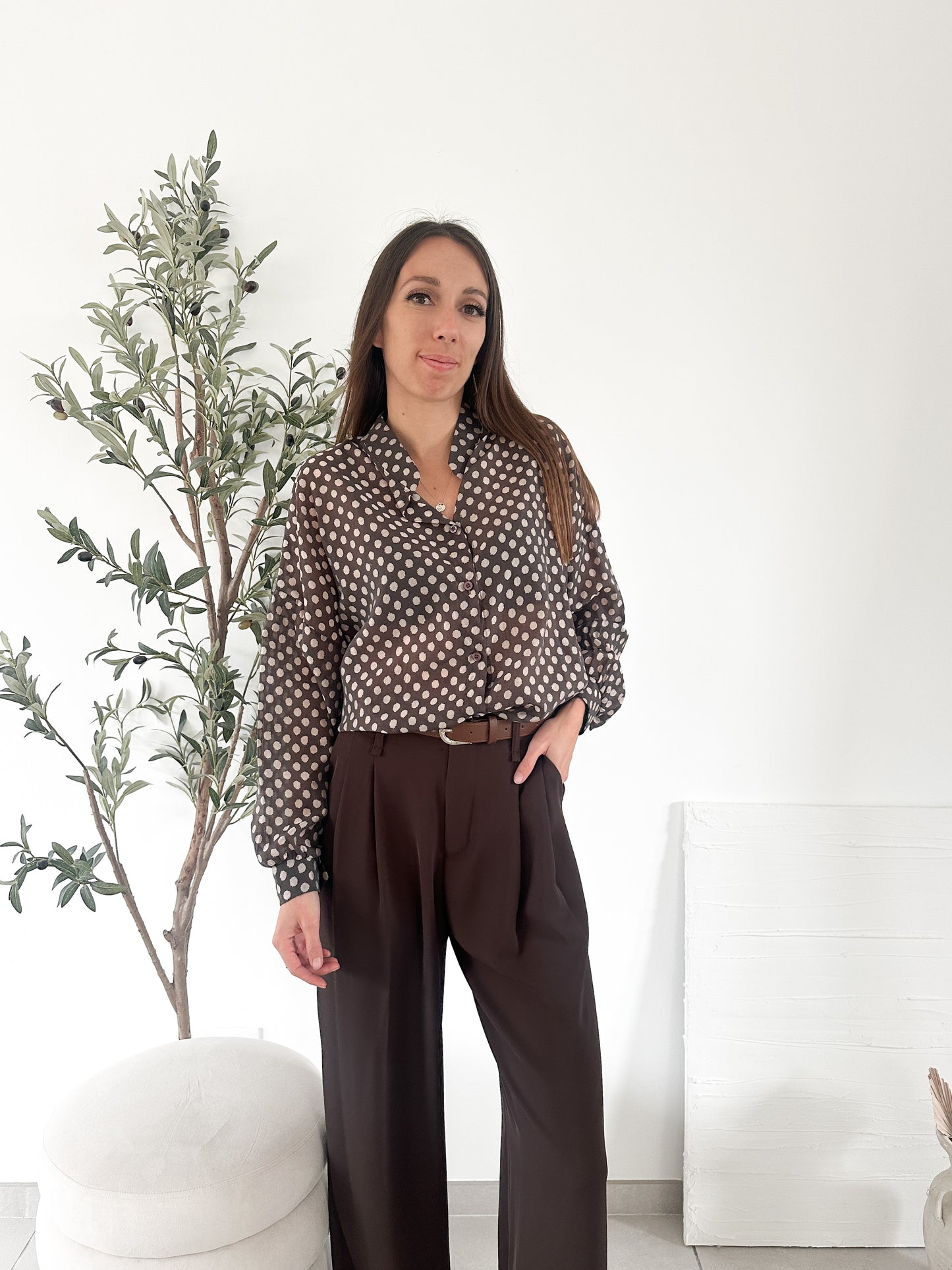 Chemise à pois marron