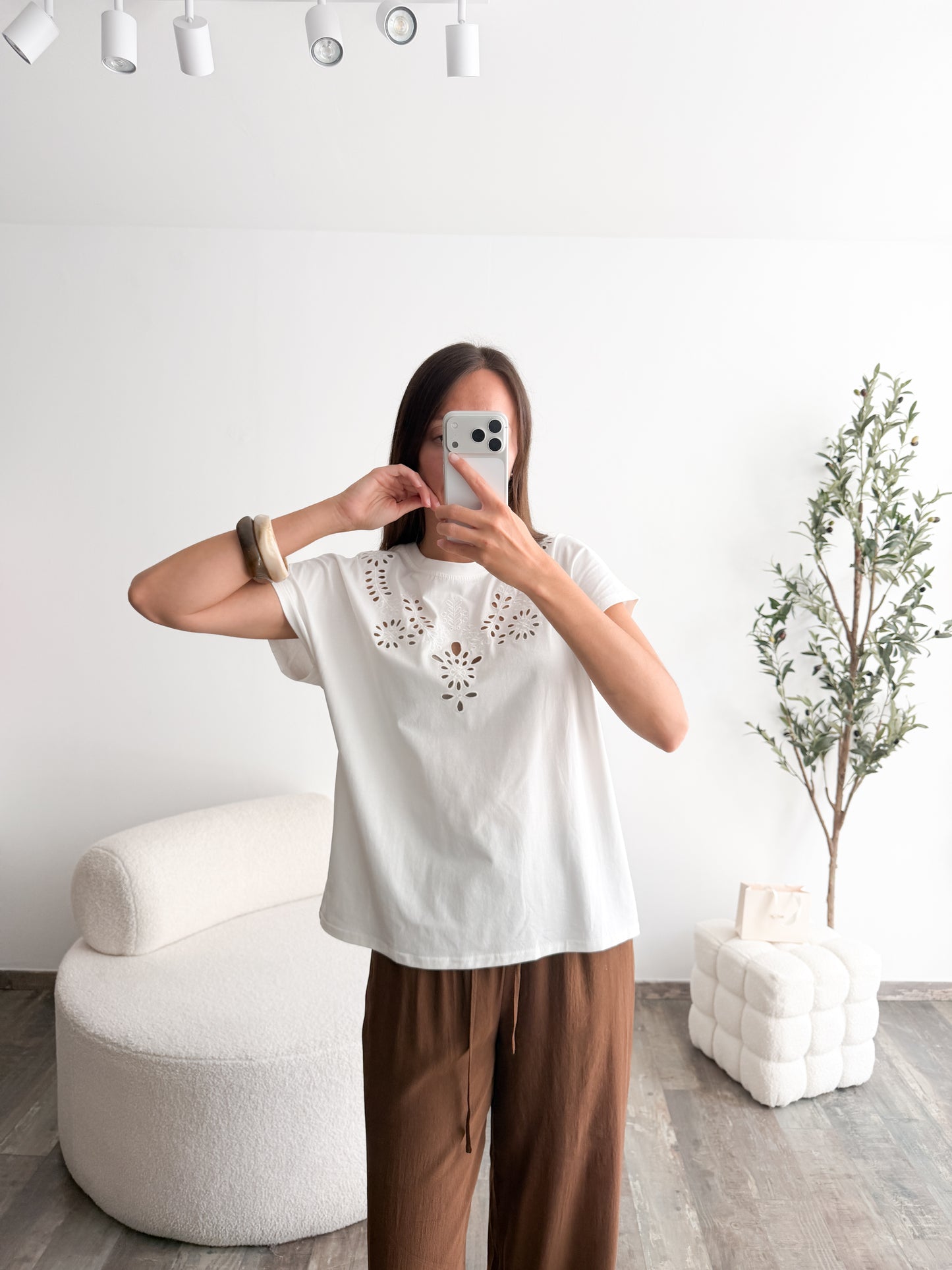 T-shirt en coton broderie anglaise