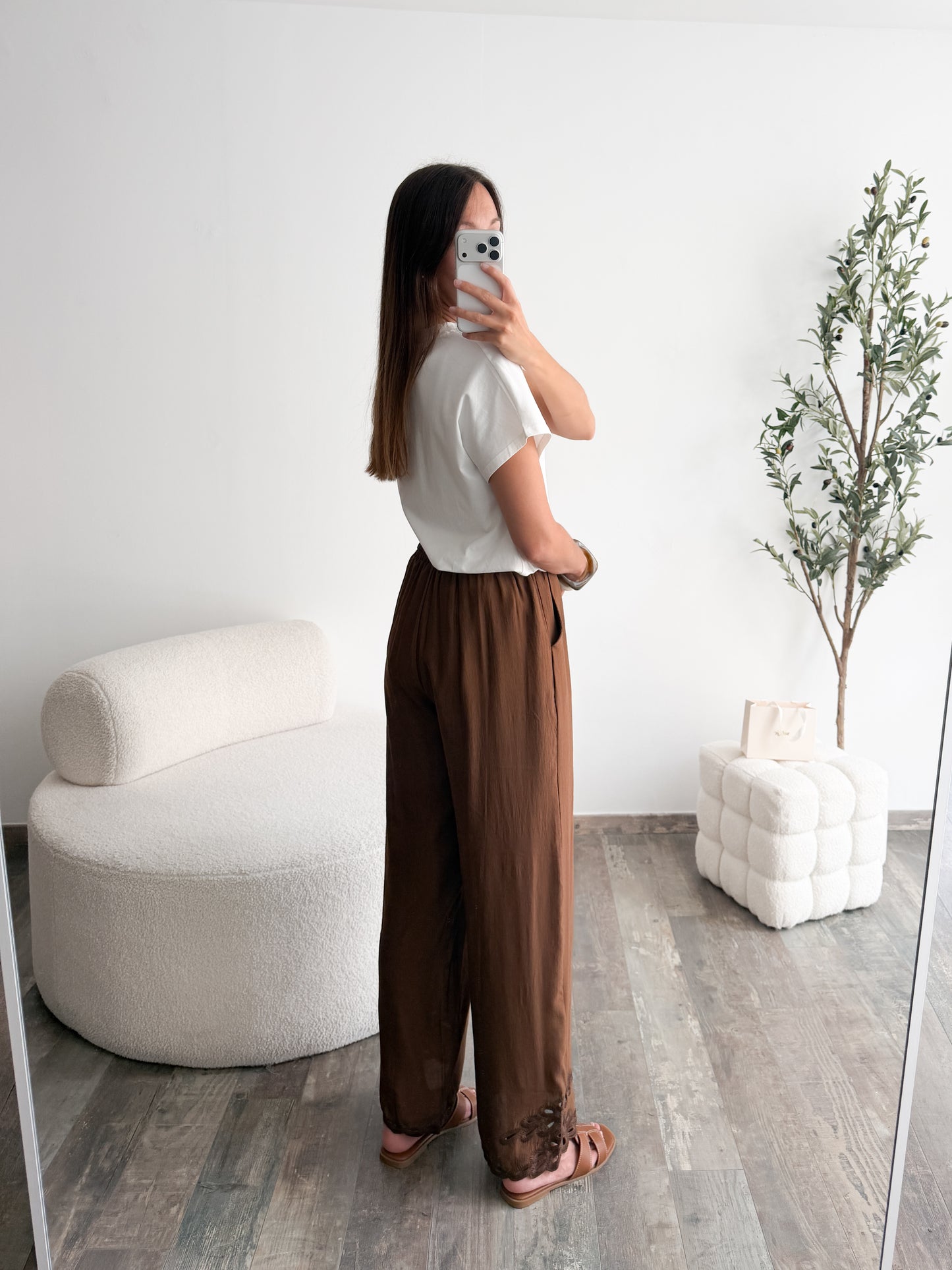Pantalon à broderie anglaise