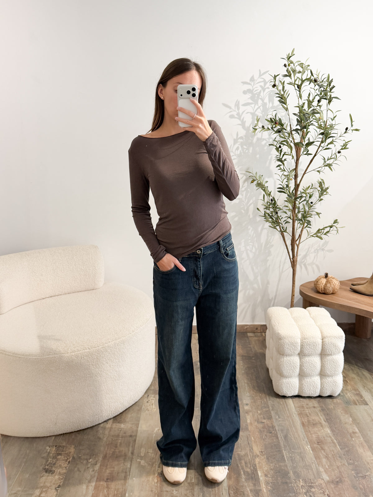 Jean porté taille basse (certaines tailles en précommande)