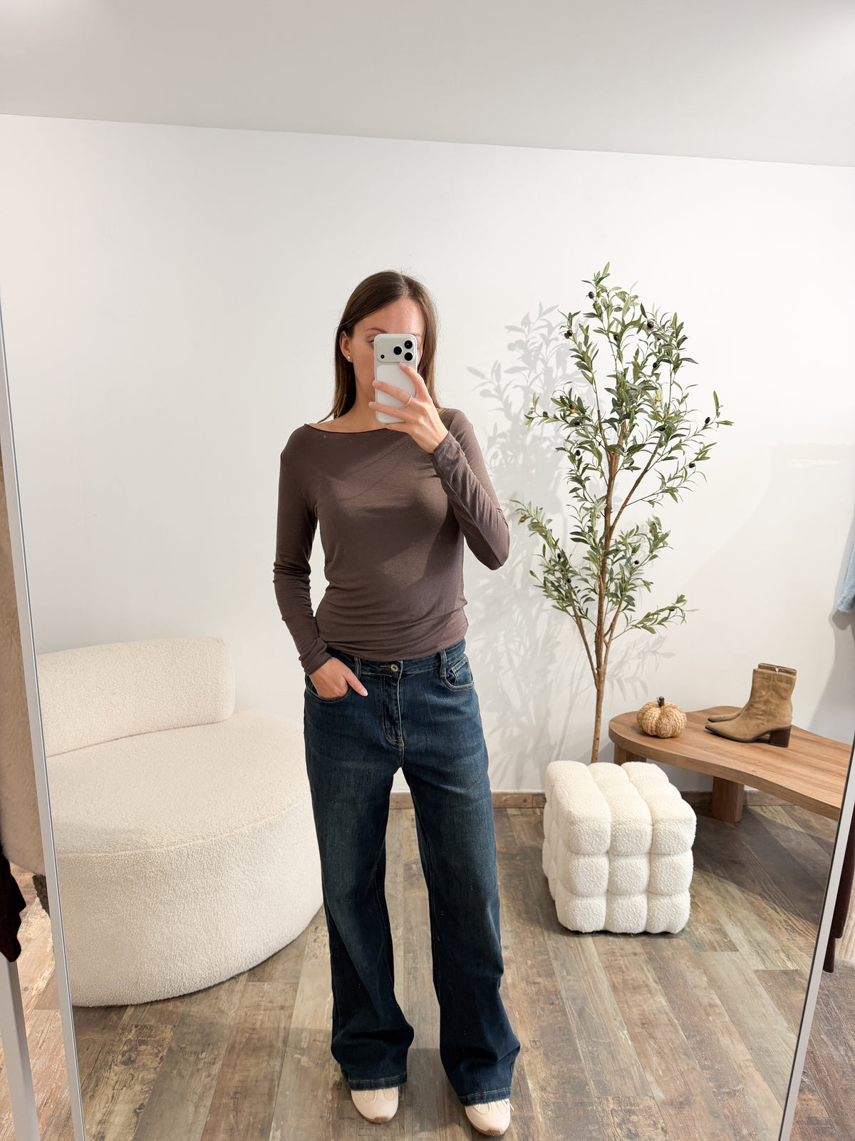 Jean porté taille basse (certaines tailles en précommande)