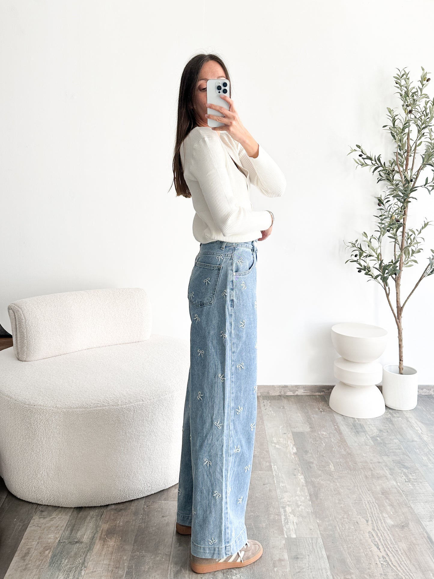 Jean wide leg brodé noeuds