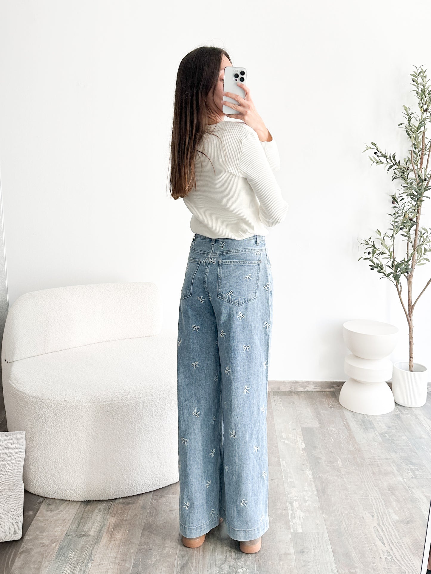 Jean wide leg brodé noeuds