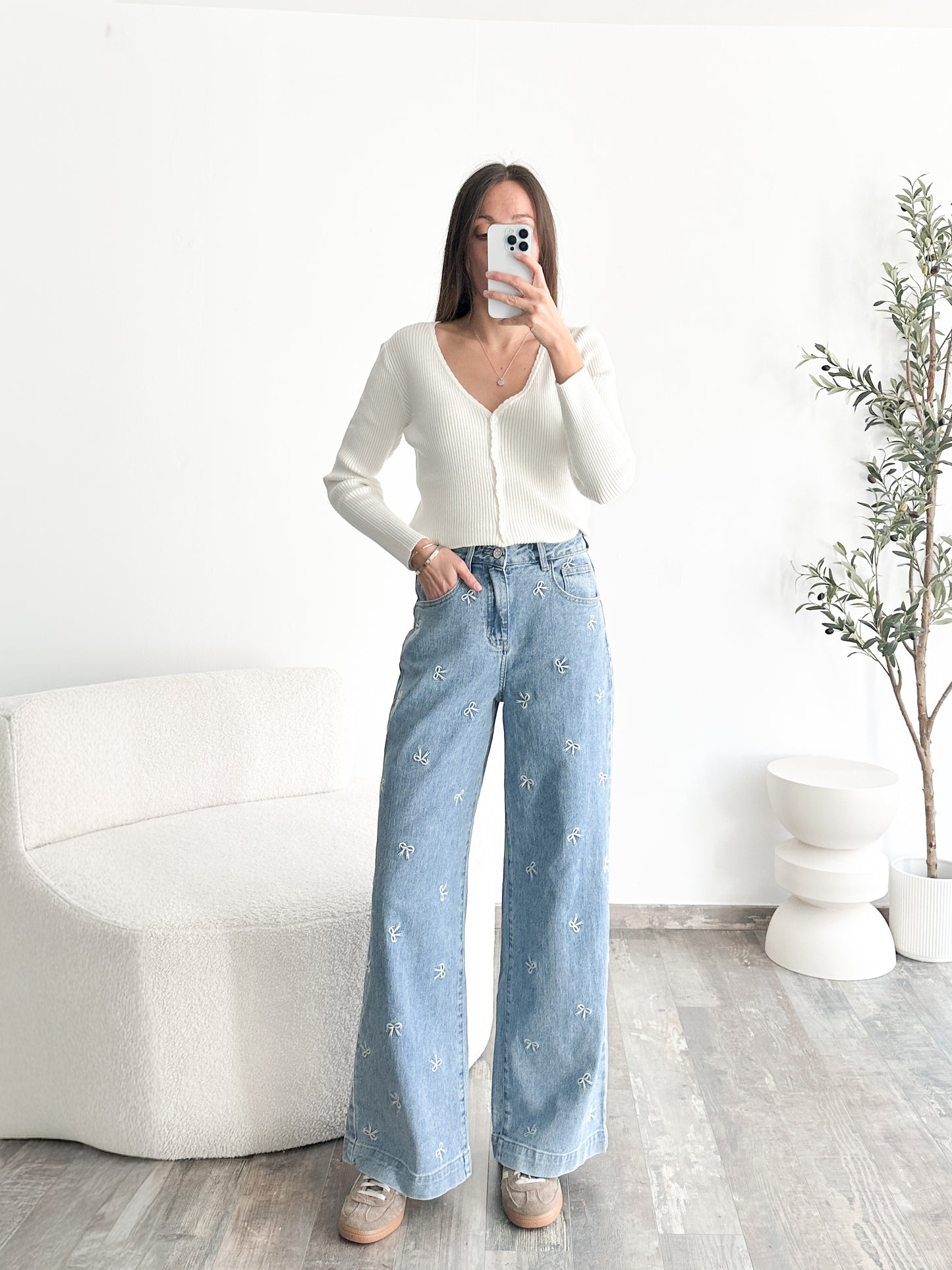 Jean wide leg brodé noeuds
