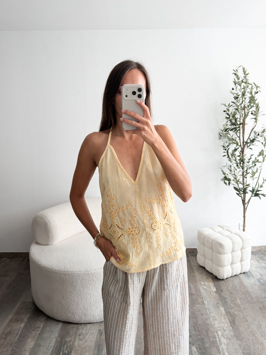 Top brodé jaune
